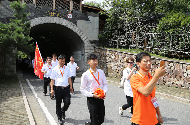 感恩家人 展望未来 金钥匙家装芜湖分公司年中总结大会圆满成功